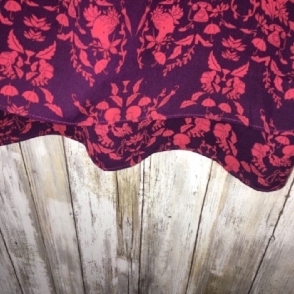 Cabi Red Faces Sleeveless Blouse - Picture 4 of 6
